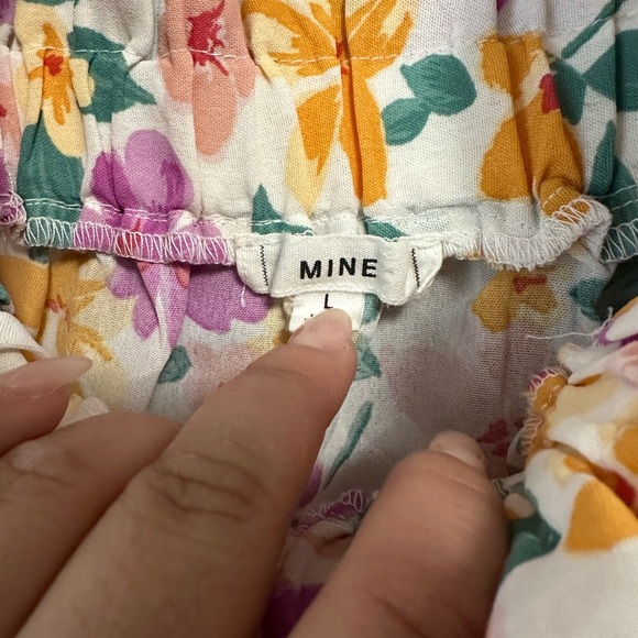 Floral tank - Picture 3 of 5